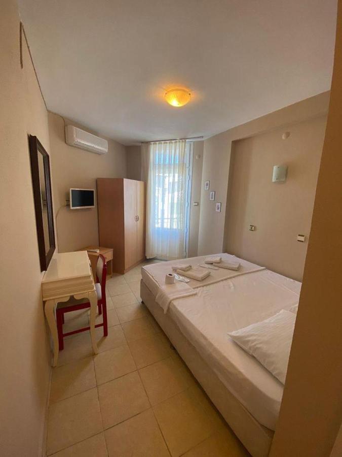 Nese Hotel Çeşme Exterior foto